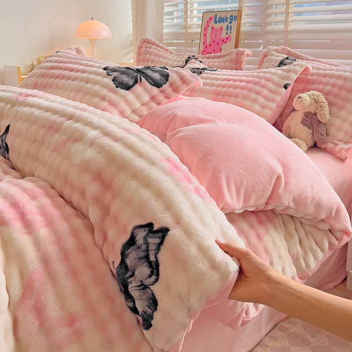 梵克保罗 2025秋冬新款牛奶绒泡泡绒印花卡通花卉兔毛单被套 蝴蝶-粉