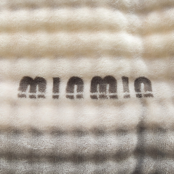 91家纺网 家纺一手货源 找家纺 梵克保罗 2025秋冬新款牛奶绒泡泡绒印花卡通花卉兔毛单被套 灰色空间