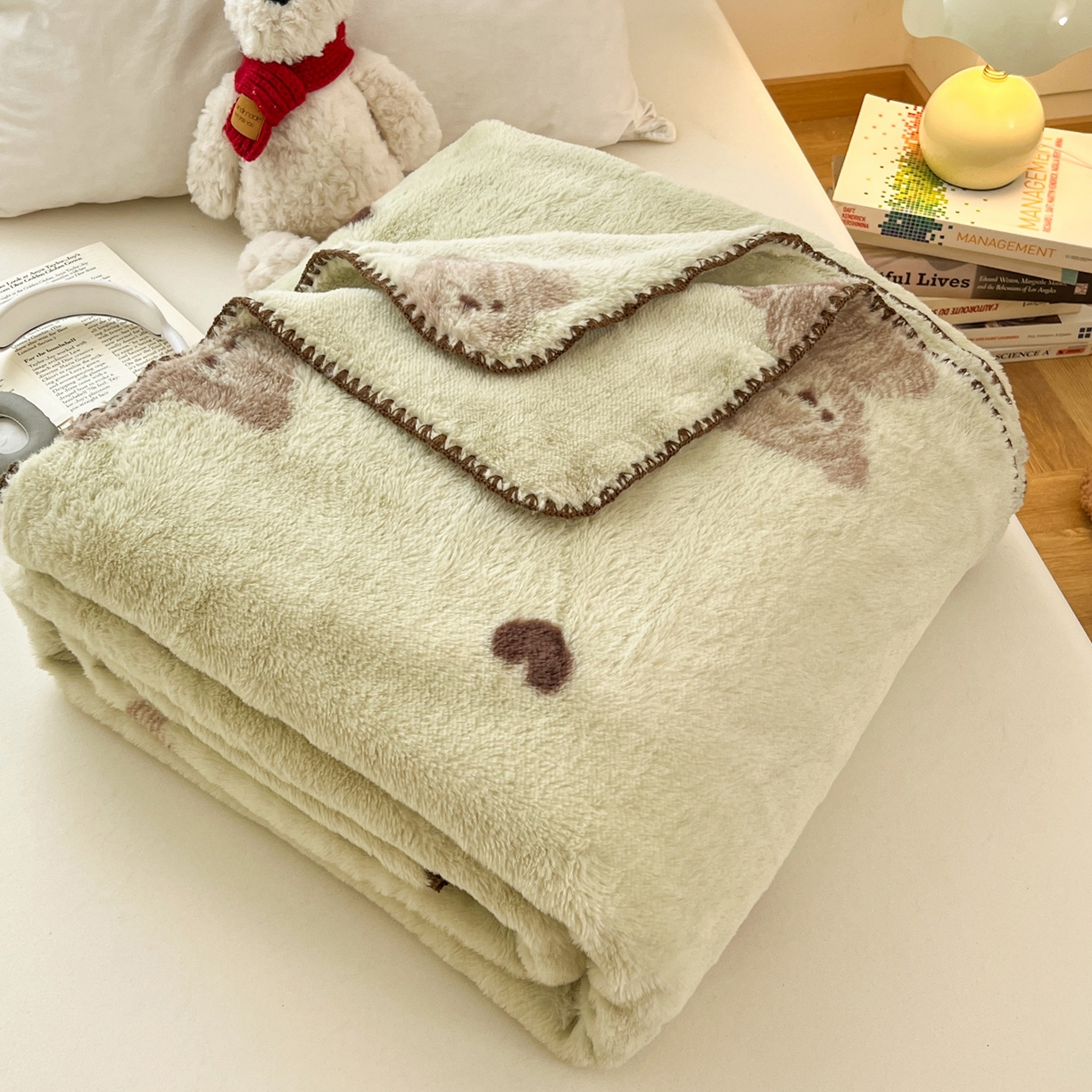 91家纺网 家纺一手货源 找家纺 雅居纺家纺 2025新款贝壳边双面兔绒印花毛毯 毛毯-爱心熊绿