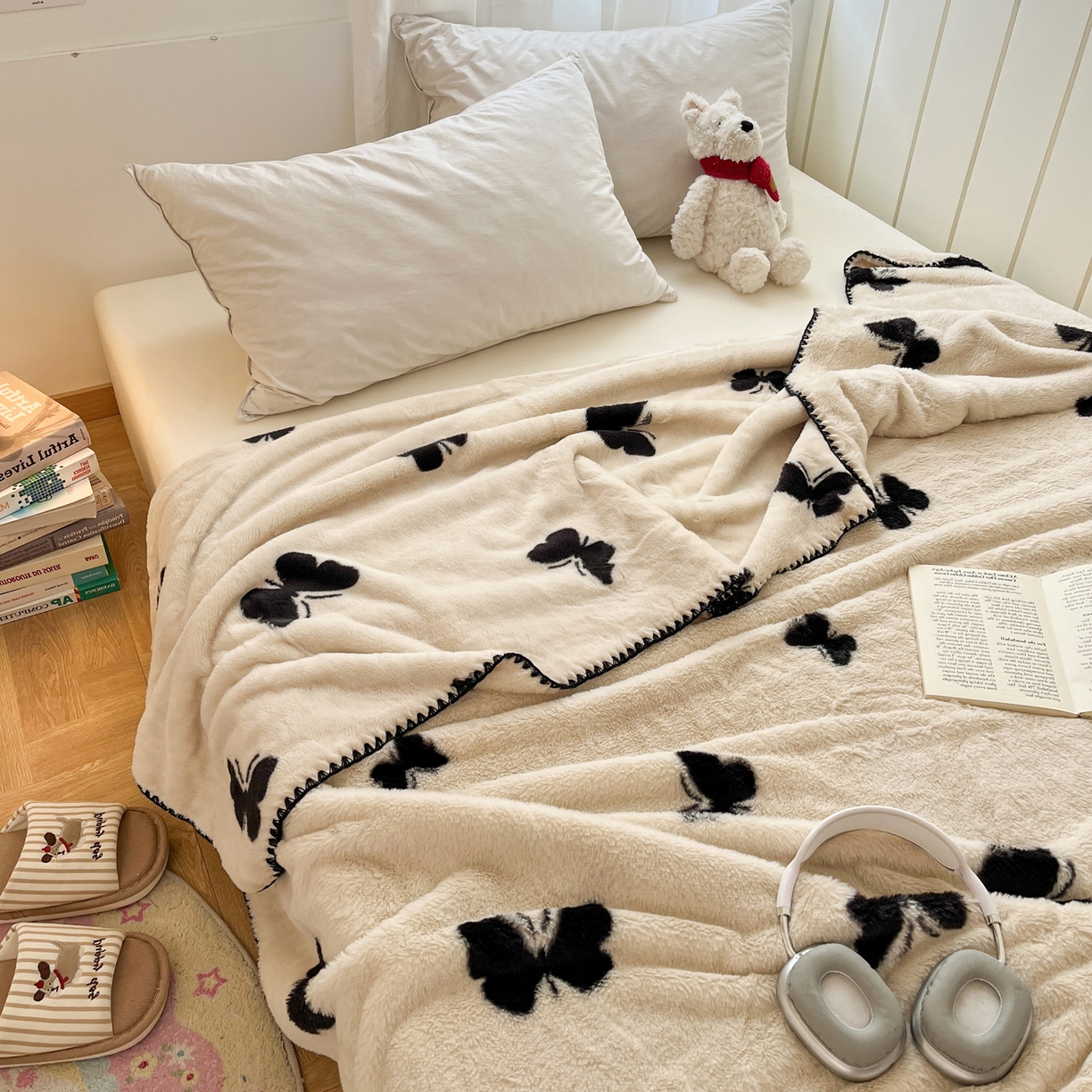 91家纺网 家纺一手货源 找家纺 雅居纺家纺 2025新款贝壳边双面兔绒印花毛毯 毛毯-蝴蝶梦境