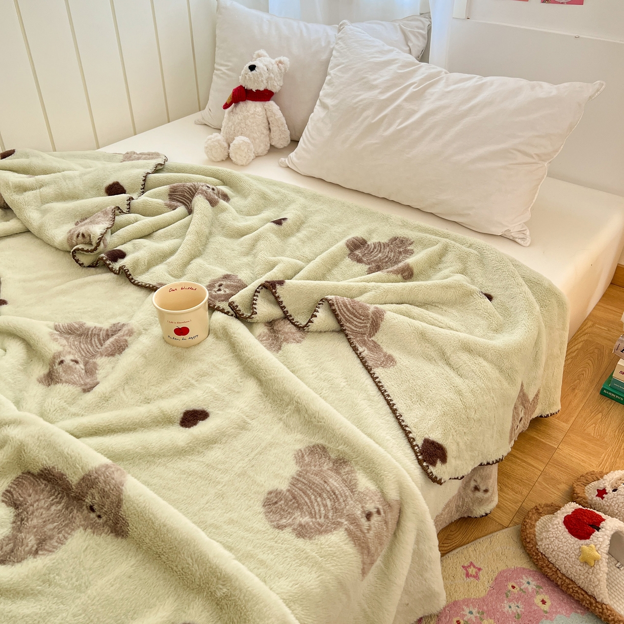 91家纺网 家纺一手货源 找家纺 雅居纺家纺 2025新款贝壳边双面兔绒印花毛毯 毛毯-爱心熊绿