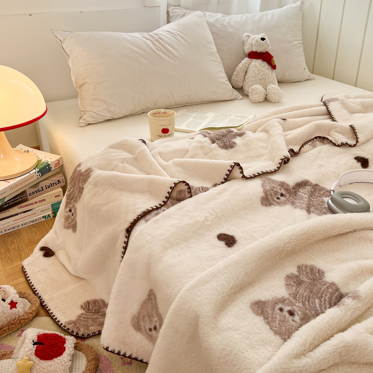 91家纺网 家纺一手货源 找家纺 雅居纺家纺 2025新款贝壳边双面兔绒印花毛毯 毛毯-爱心熊咖