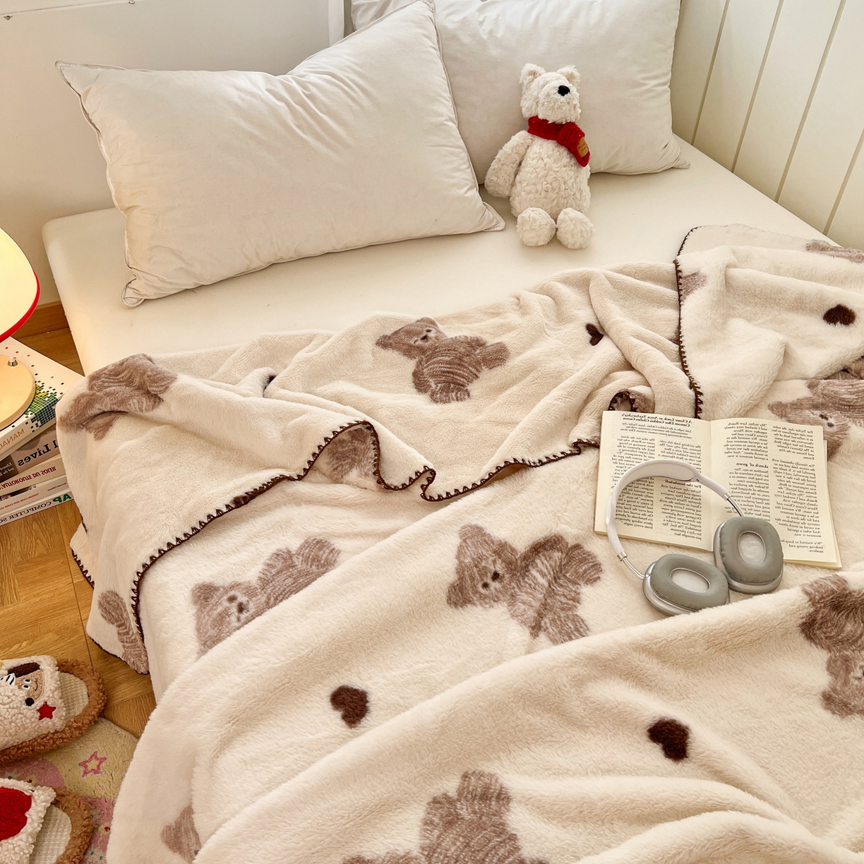 91家纺网 家纺一手货源 找家纺 雅居纺家纺 2025新款贝壳边双面兔绒印花毛毯 毛毯-爱心熊咖