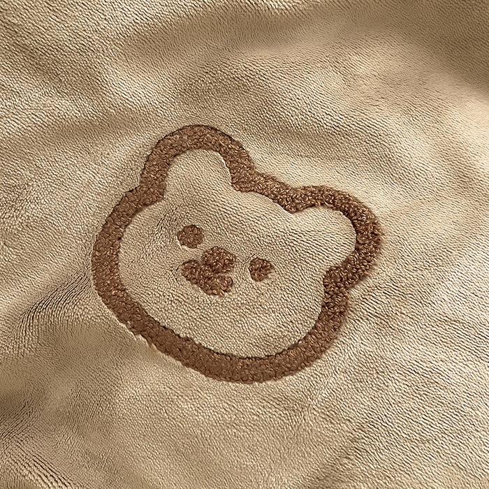 91家纺网 家纺一手货源 找家纺 雅居纺家纺 2025新款高克重牛奶绒毛巾绣四件套-小熊系列 小熊-咖