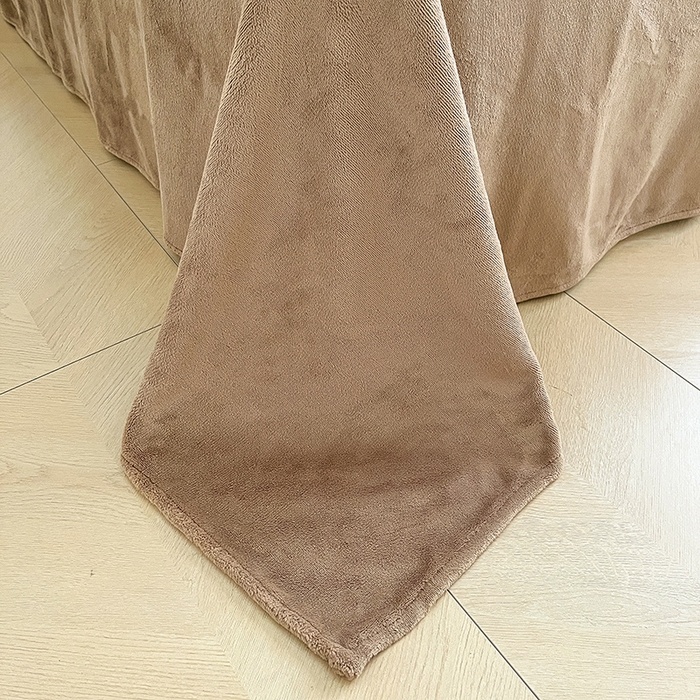 91家纺网 家纺一手货源 找家纺 雅居纺家纺 2025新款高克重牛奶绒毛巾绣四件套-小熊系列 小熊-白咖