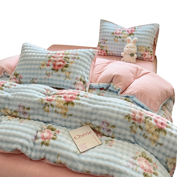 91家纺网 家纺一手货源 找家纺 梵克保罗 2025秋冬新款牛奶绒泡泡绒印花卡通花卉兔毛单被套三件套四件套 蔷薇花