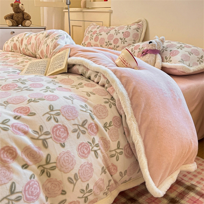 91家纺网 家纺一手货源 找家纺 （总）启程家纺 2025新款雕花牛奶绒四件套包边款