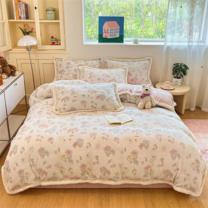 91家纺网 家纺一手货源 找家纺 启程家纺 2025新款雕花牛奶绒四件套包边款 花野漫屿-包边款