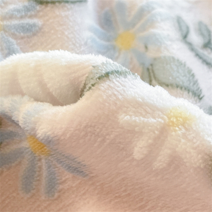 91家纺网 家纺一手货源 找家纺 启程家纺 2025新款雕花牛奶绒四件套包边款 小雏菊-粉-包边款