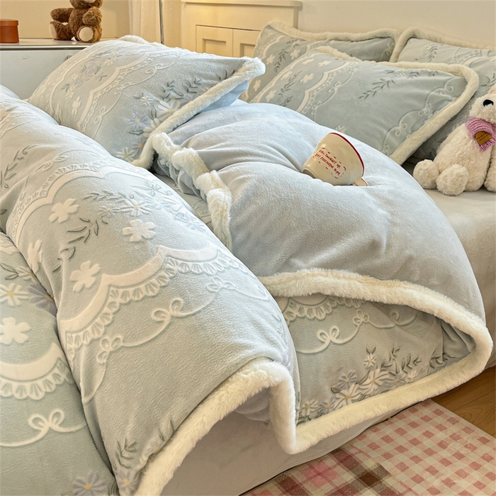 91家纺网 家纺一手货源 找家纺 （总）启程家纺 2025新款雕花牛奶绒四件套包边款