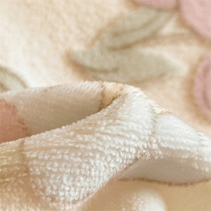 91家纺网 家纺一手货源 找家纺 启程家纺 2025新款雕花牛奶绒四件套包边款 花野漫屿-包边款