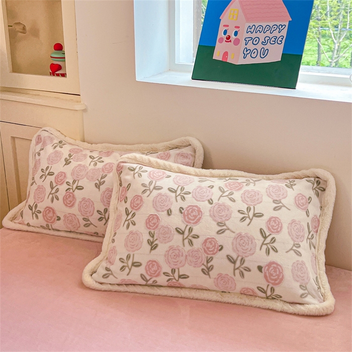 91家纺网 家纺一手货源 找家纺 （总）启程家纺 2025新款雕花牛奶绒四件套包边款