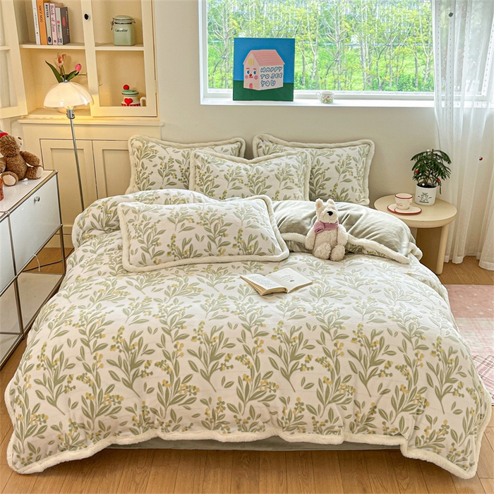 91家纺网 家纺一手货源 找家纺 启程家纺 2025新款雕花牛奶绒四件套包边款 小豆芽-绿-包边款