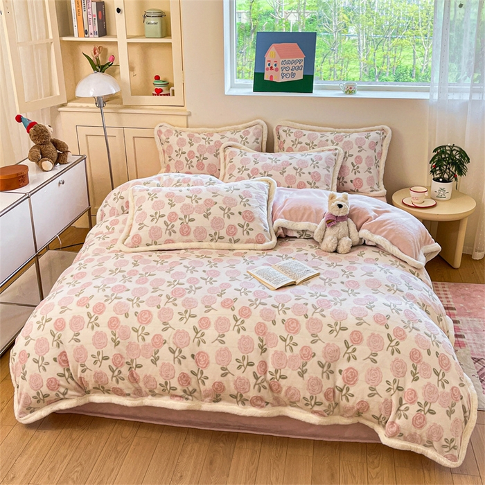 91家纺网 家纺一手货源 找家纺 启程家纺 2025新款雕花牛奶绒四件套包边款 玫瑰-粉-包边款