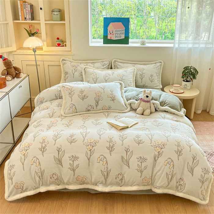 91家纺网 家纺一手货源 找家纺 启程家纺 2025新款雕花牛奶绒四件套包边款 铃兰花-包边款