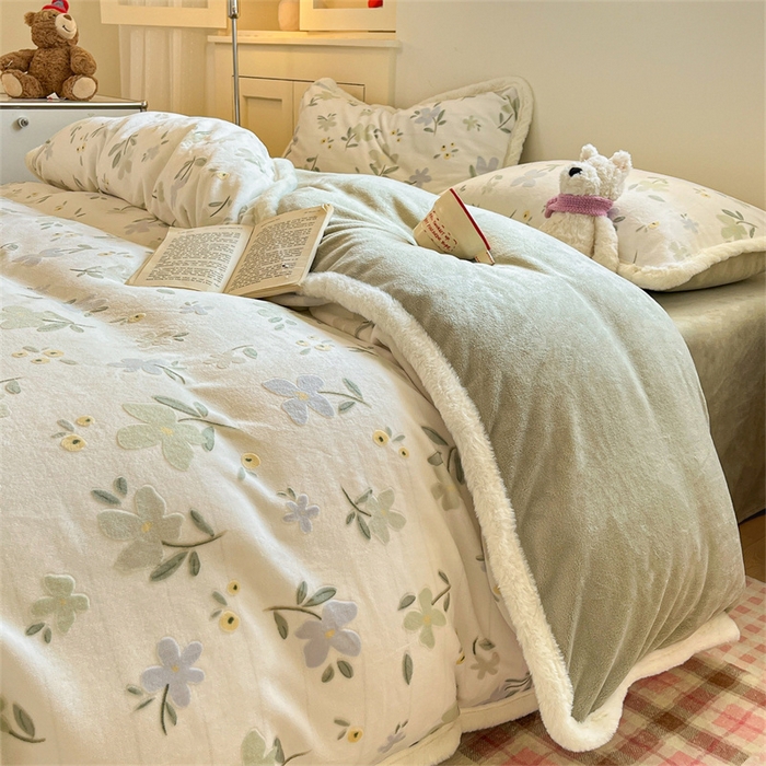 91家纺网 家纺一手货源 找家纺 启程家纺 2025新款雕花牛奶绒四件套包边款 风信子-包边款