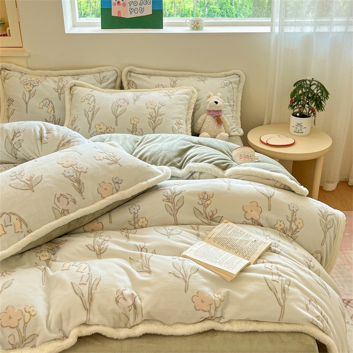 91家纺网 家纺一手货源 找家纺 启程家纺 2025新款雕花牛奶绒四件套包边款 铃兰花-包边款