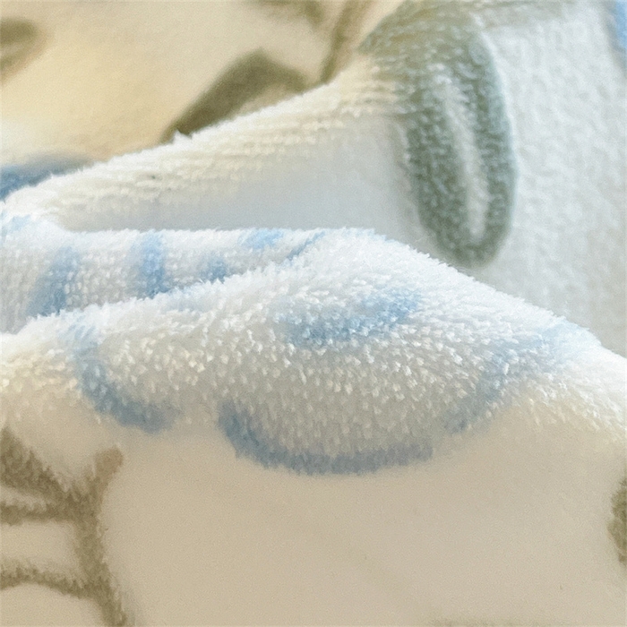 91家纺网 家纺一手货源 找家纺 启程家纺 2025新款雕花牛奶绒四件套包边款 玫瑰-蓝-包边款