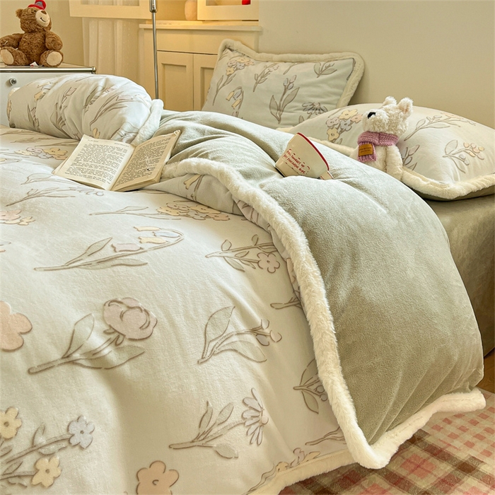 91家纺网 家纺一手货源 找家纺 启程家纺 2025新款雕花牛奶绒四件套包边款 铃兰花-包边款