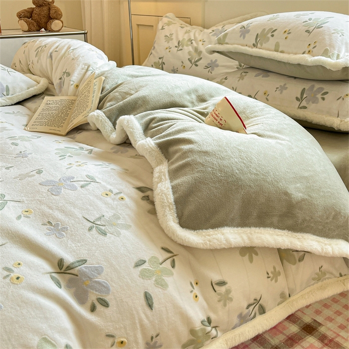 91家纺网 家纺一手货源 找家纺 启程家纺 2025新款雕花牛奶绒四件套包边款 风信子-包边款