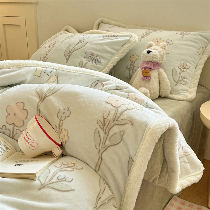 91家纺网 家纺一手货源 找家纺 启程家纺 2025新款雕花牛奶绒四件套包边款 铃兰花-包边款