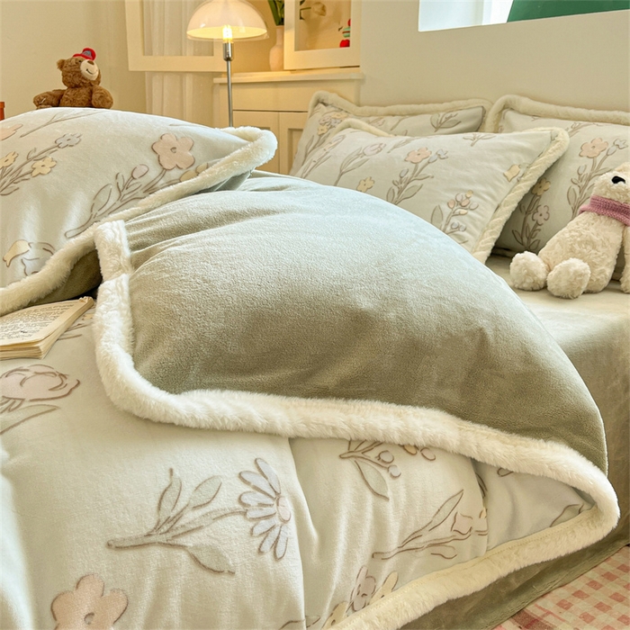 91家纺网 家纺一手货源 找家纺 启程家纺 2025新款雕花牛奶绒四件套包边款 铃兰花-包边款