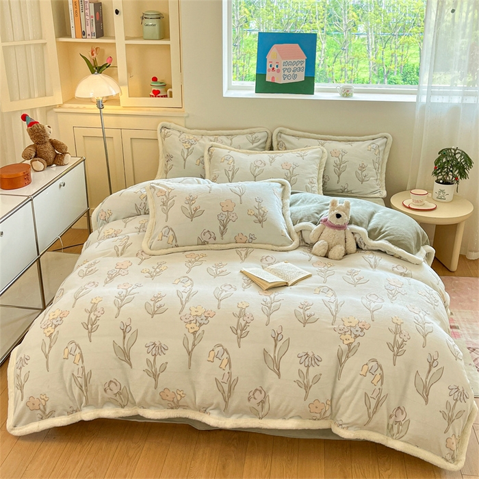 91家纺网 家纺一手货源 找家纺 启程家纺 2025新款雕花牛奶绒四件套包边款 铃兰花-包边款