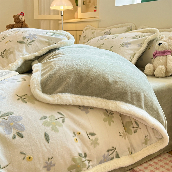 91家纺网 家纺一手货源 找家纺 启程家纺 2025新款雕花牛奶绒四件套包边款 风信子-包边款