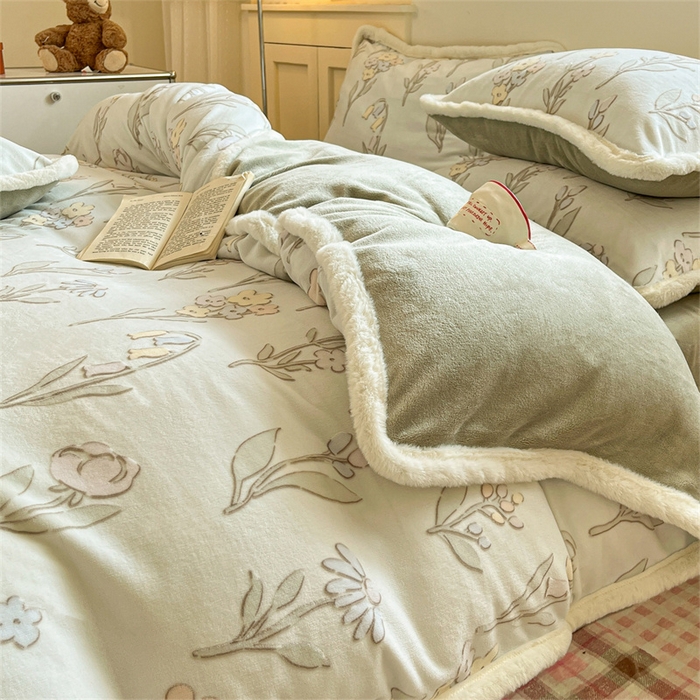 91家纺网 家纺一手货源 找家纺 启程家纺 2025新款雕花牛奶绒四件套包边款 铃兰花-包边款