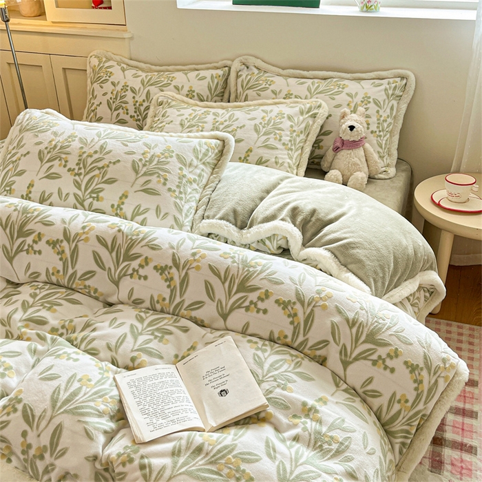 91家纺网 家纺一手货源 找家纺 启程家纺 2025新款雕花牛奶绒四件套包边款 小豆芽-绿-包边款