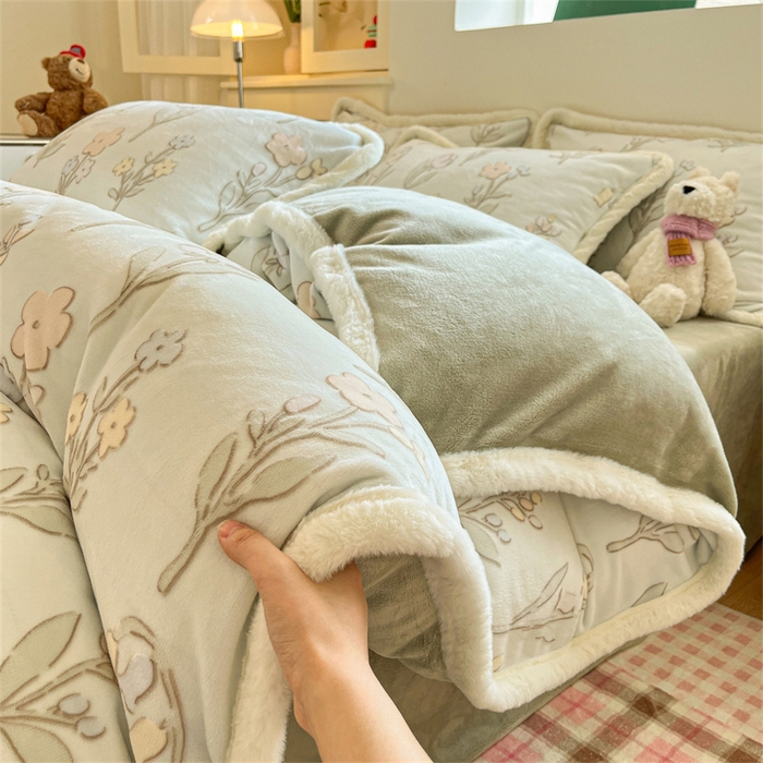 91家纺网 家纺一手货源 找家纺 启程家纺 2025新款雕花牛奶绒四件套包边款 铃兰花-包边款