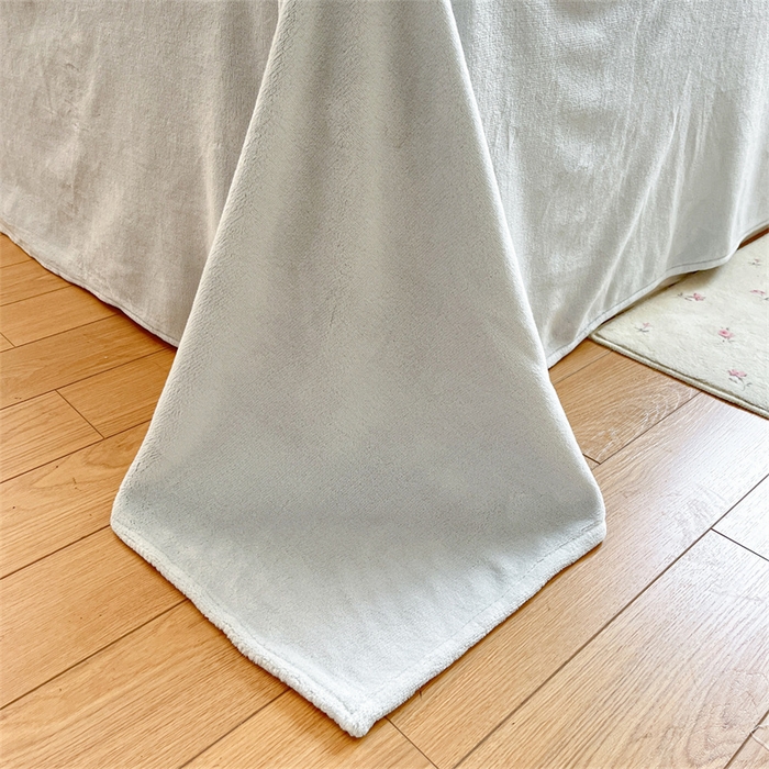 91家纺网 家纺一手货源 找家纺 启程家纺 2025新款雕花牛奶绒四件套包边款 玫瑰-蓝-包边款