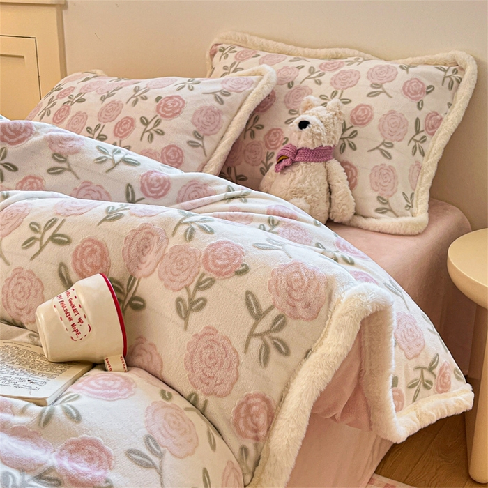 91家纺网 家纺一手货源 找家纺 （总）启程家纺 2025新款雕花牛奶绒四件套包边款