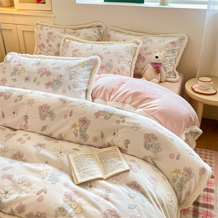 91家纺网 家纺一手货源 找家纺 启程家纺 2025新款雕花牛奶绒四件套包边款 花野漫屿-包边款