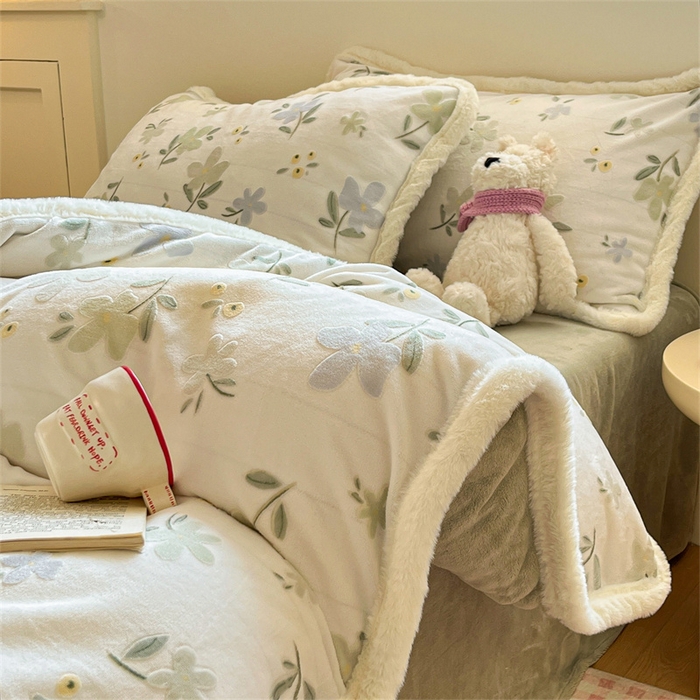 91家纺网 家纺一手货源 找家纺 启程家纺 2025新款雕花牛奶绒四件套包边款 风信子-包边款