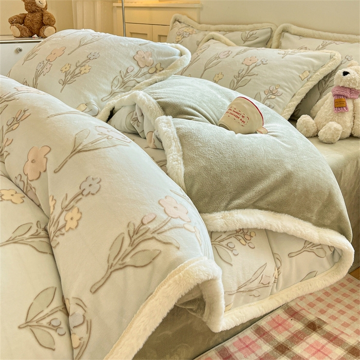 91家纺网 家纺一手货源 找家纺 （总）启程家纺 2025新款雕花牛奶绒四件套包边款