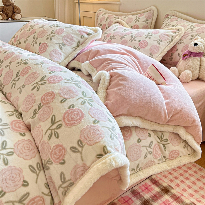 91家纺网 家纺一手货源 找家纺 （总）启程家纺 2025新款雕花牛奶绒四件套包边款