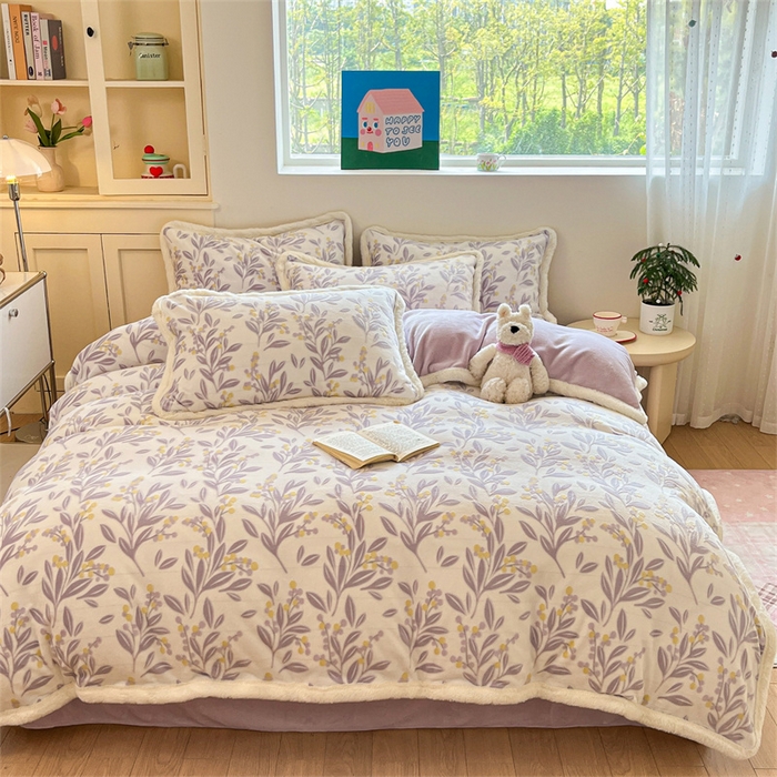 91家纺网 家纺一手货源 找家纺 启程家纺 2025新款雕花牛奶绒四件套包边款 小豆芽-紫-包边款