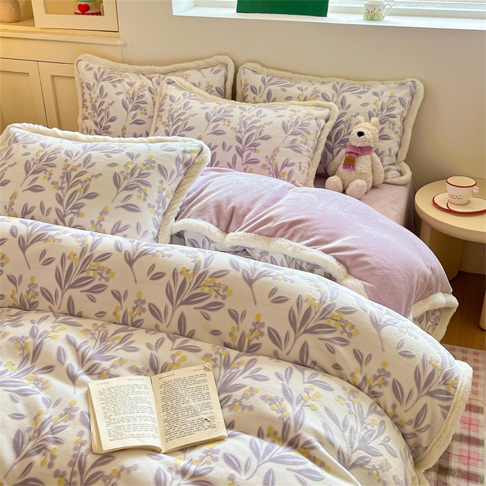 91家纺网 家纺一手货源 找家纺 启程家纺 2025新款雕花牛奶绒四件套包边款 小豆芽-紫-包边款