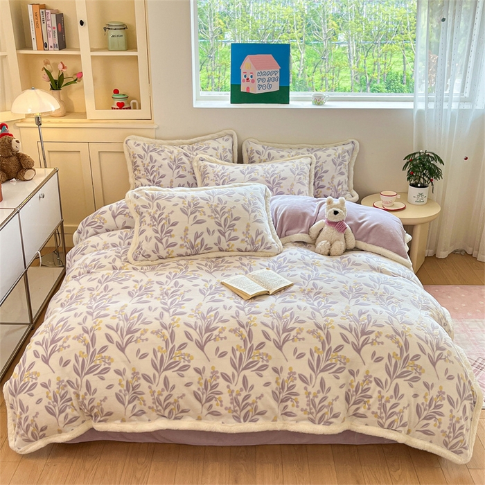 91家纺网 家纺一手货源 找家纺 启程家纺 2025新款雕花牛奶绒四件套包边款 小豆芽-紫-包边款