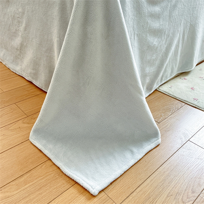 91家纺网 家纺一手货源 找家纺 启程家纺 2025新款雕花牛奶绒四件套包边款 蝶恋花-蓝-包边款