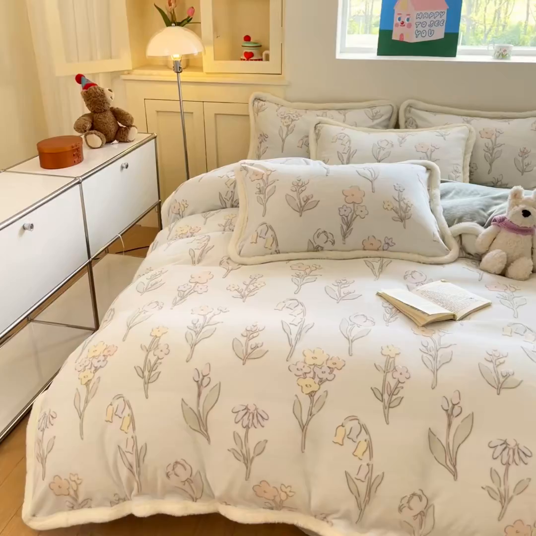 91家纺网 家纺一手货源 找家纺 启程家纺 2025新款雕花牛奶绒四件套包边款 铃兰花-包边款