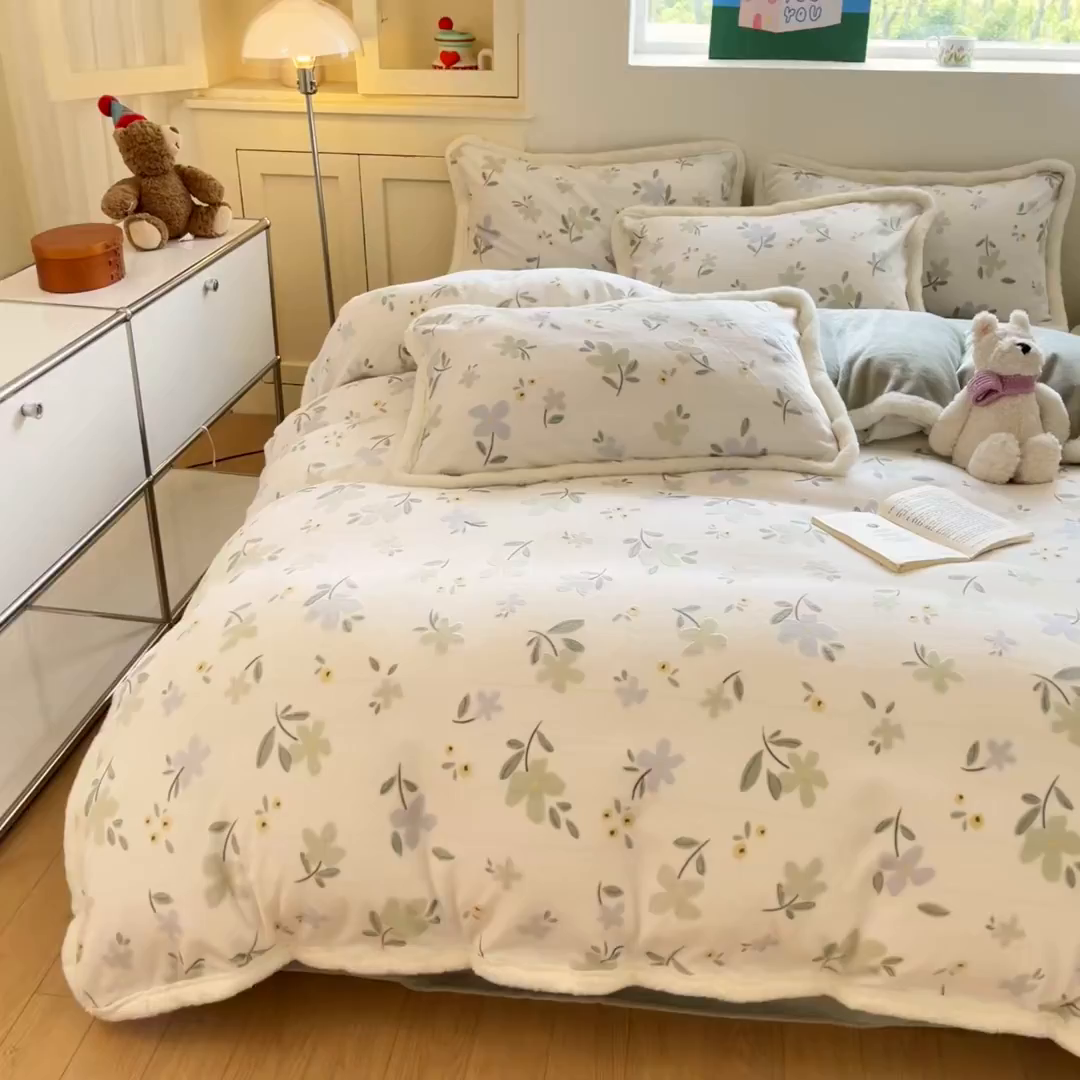 91家纺网 家纺一手货源 找家纺 启程家纺 2025新款雕花牛奶绒四件套包边款 风信子-包边款