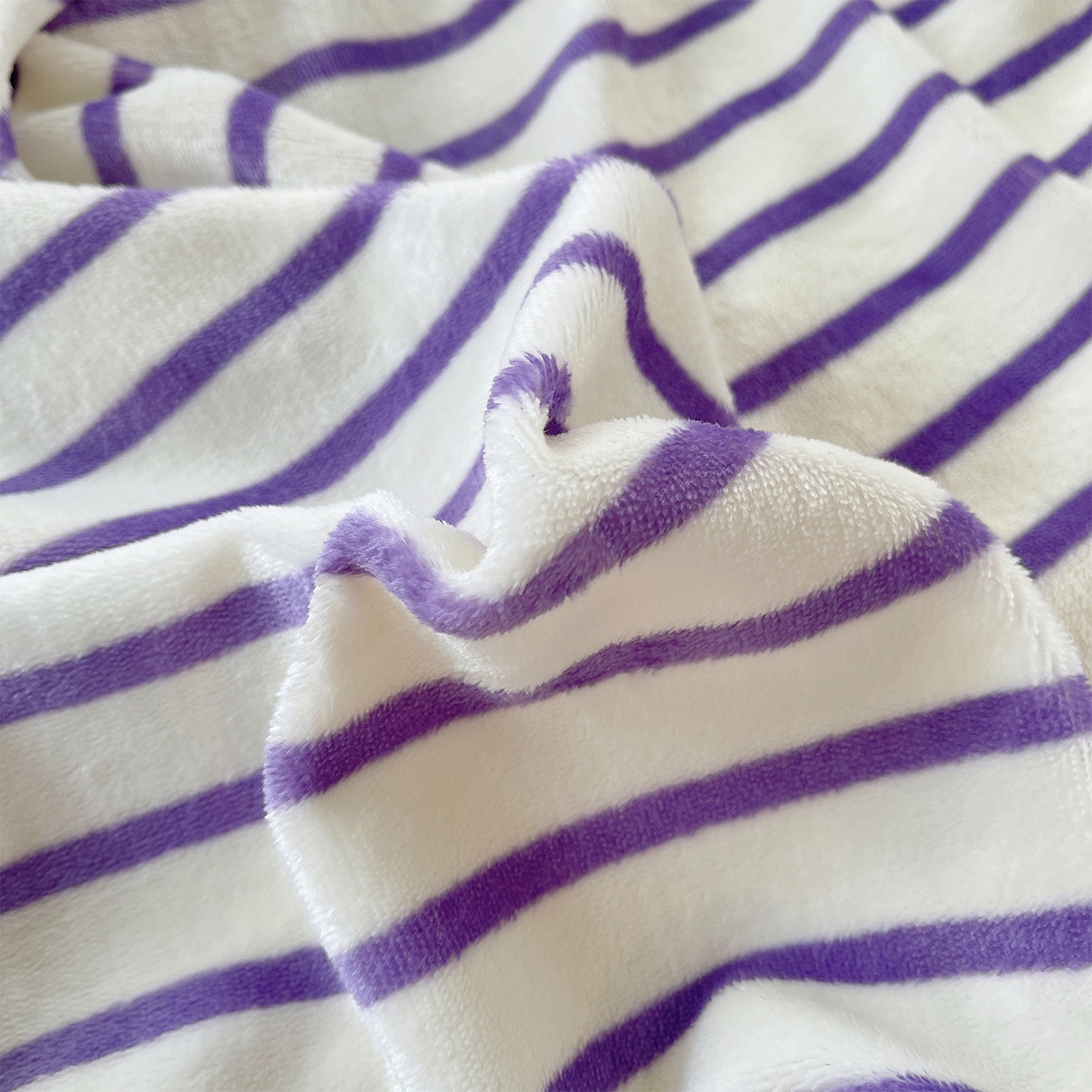 91家纺网 家纺一手货源 找家纺 炫拼家纺 2025新款高克重牛奶绒满版毛巾绣卡通加厚四件套-糯米系列 糯米-水果派对