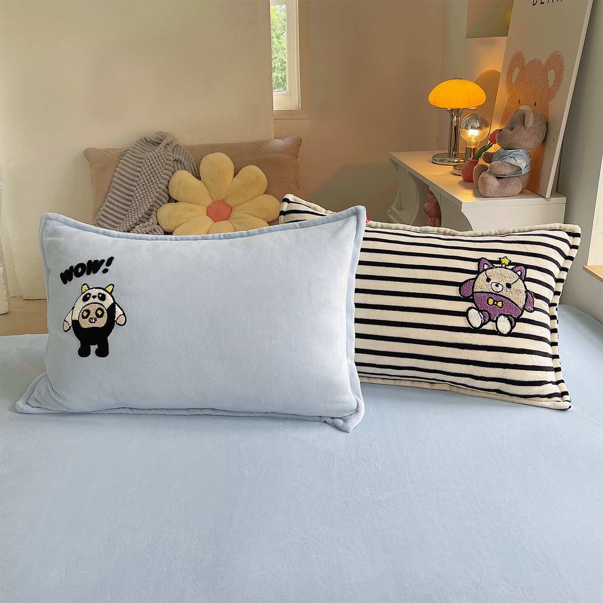 91家纺网 家纺一手货源 找家纺 炫拼家纺 2025新款高克重牛奶绒满版毛巾绣卡通加厚四件套-糯米系列 糯米-福仔