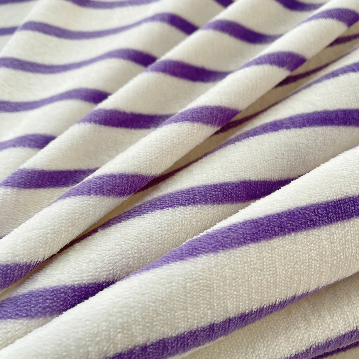 91家纺网 家纺一手货源 找家纺 炫拼家纺 2025新款高克重牛奶绒满版毛巾绣卡通加厚四件套-糯米系列 糯米-水果派对