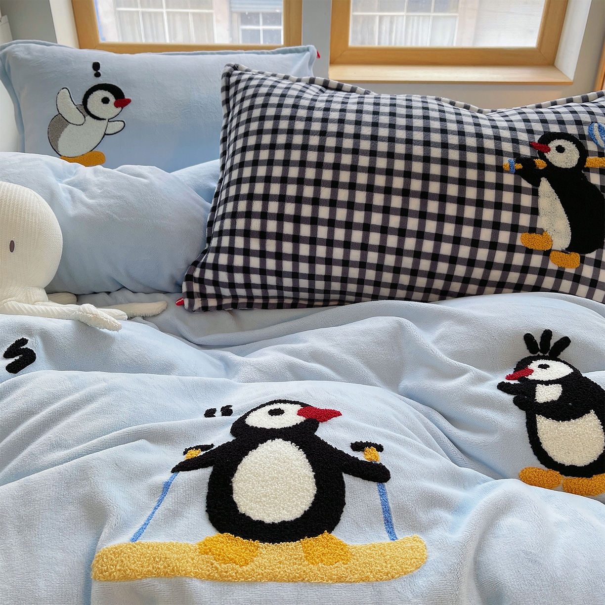 91家纺网 家纺一手货源 找家纺 炫拼家纺 2025新款高克重牛奶绒满版毛巾绣卡通加厚四件套-糯米系列 糯米-慢时光