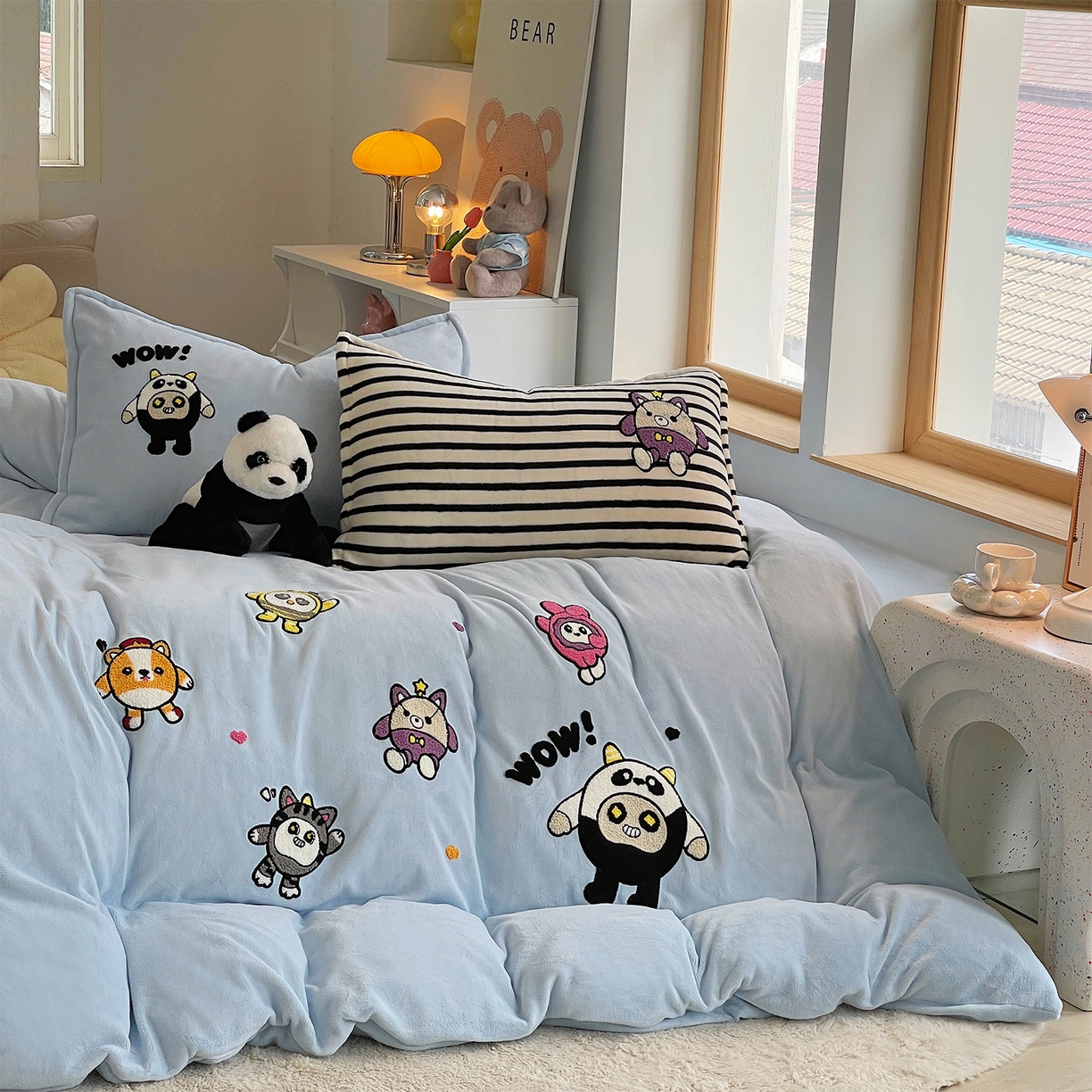 91家纺网 家纺一手货源 找家纺 炫拼家纺 2025新款高克重牛奶绒满版毛巾绣卡通加厚四件套-糯米系列 糯米-福仔