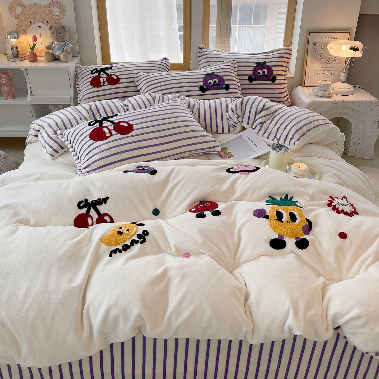 91家纺网 家纺一手货源 找家纺 炫拼家纺 2025新款高克重牛奶绒满版毛巾绣卡通加厚四件套-糯米系列 糯米-水果派对