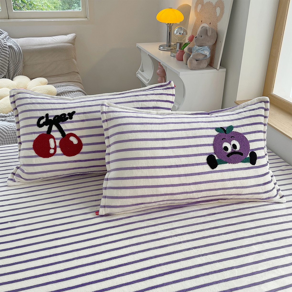 91家纺网 家纺一手货源 找家纺 炫拼家纺 2025新款高克重牛奶绒满版毛巾绣卡通加厚四件套-糯米系列 糯米-水果派对